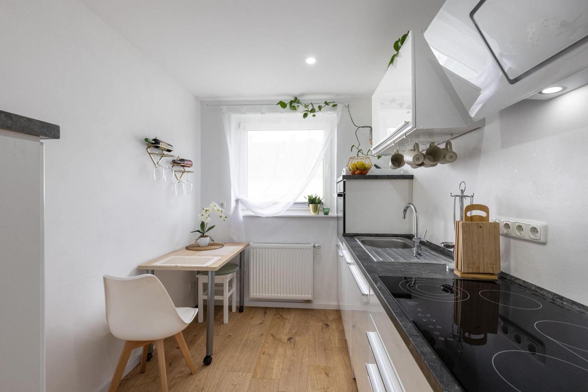 Schoenes, Modernes Apartment Mit Zwei Schlafzimmern - Zentral Mit Balkon Fuer 6 Personen Montabaur Exterior foto